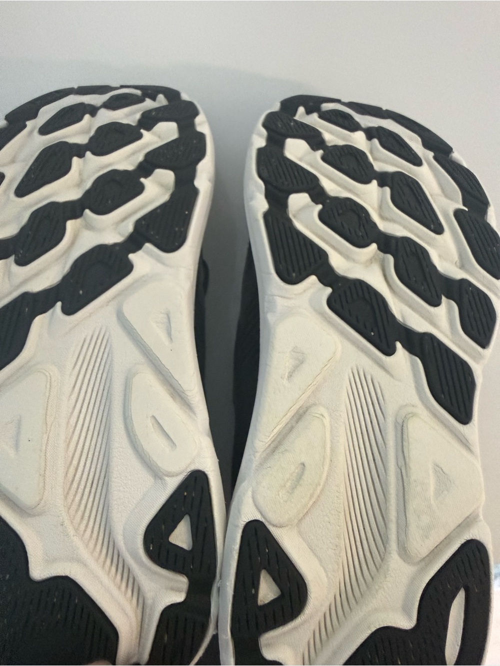 Hoka Clifton 9 Black and White Women's Athletic Running Shoes 9.5 - Picture 3 of 6